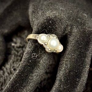 Sterling Silver 925 Triple Pearl Ring Elegant Vintage Style item#0023